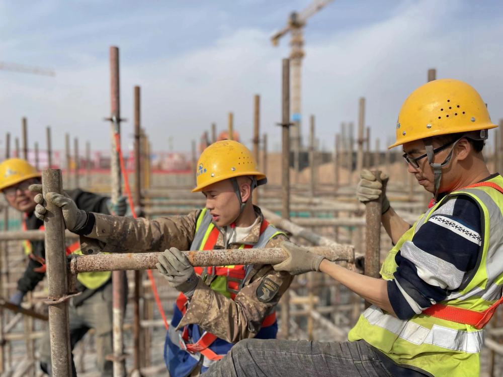 强信心·开新局丨扩大有效投资 工程踏春提速——新疆开春推进重大项目建设助力高质量发展