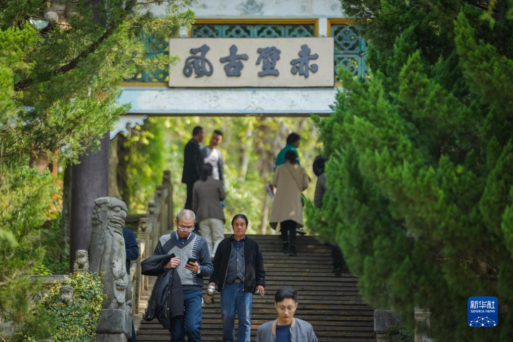 湖北咸宁：游赤壁战场 赏三国文化