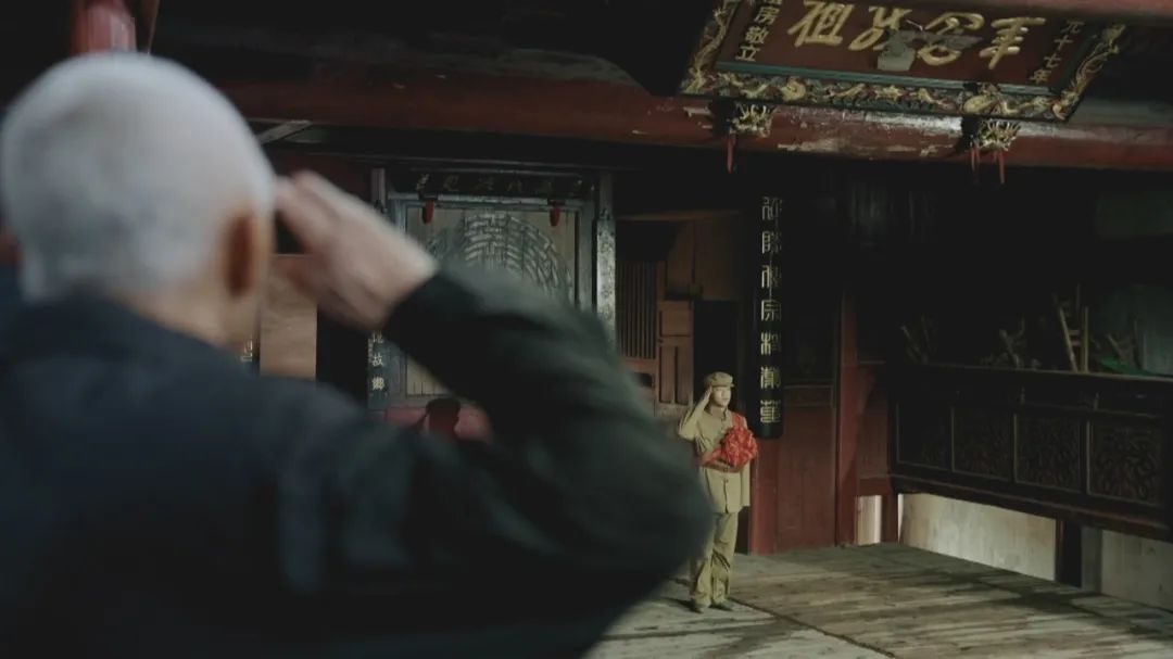 英雄之光丨橄榄树下,酿酒等你70年……