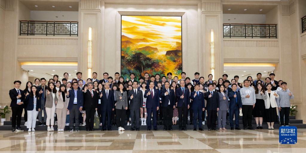 马英九率台湾青年学生造访三所大陆高校 盼两岸年轻人共筑美好未来