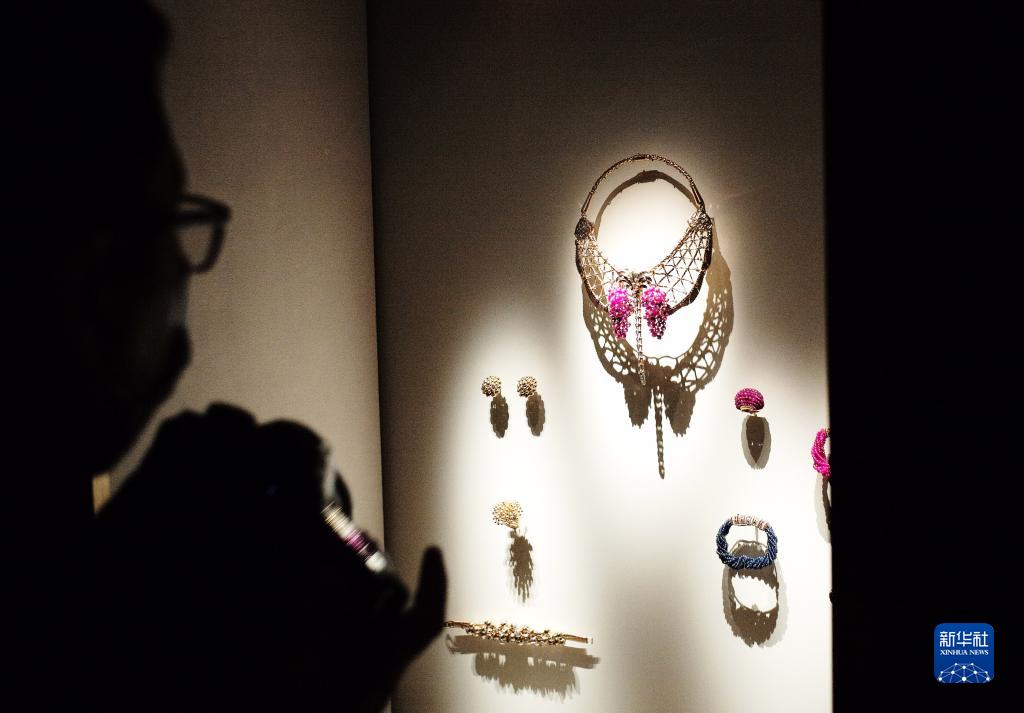 香港故宫文化博物馆特展讲述珠宝与女性故事