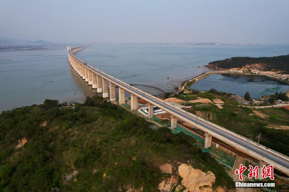 福建通台湾大桥全景图片