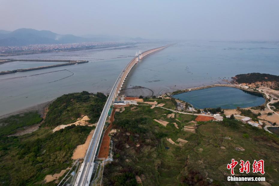 航拍福厦高铁湄洲湾跨海大桥