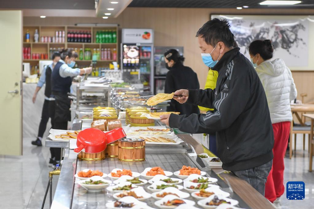 吉林重点支持建设100个社区老年食堂