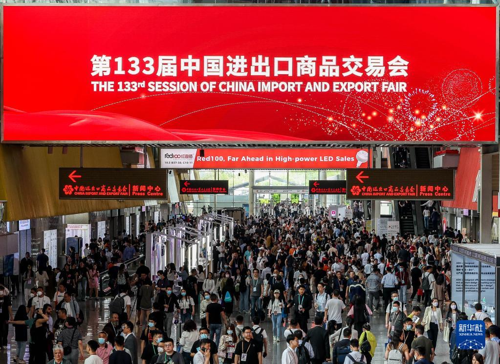 “中国第一展”广交会全面复展云集万商