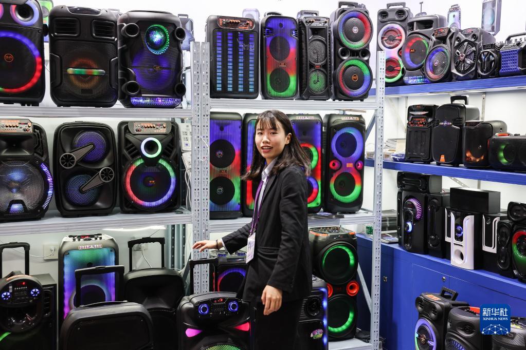 “中国第一展”广交会全面复展云集万商