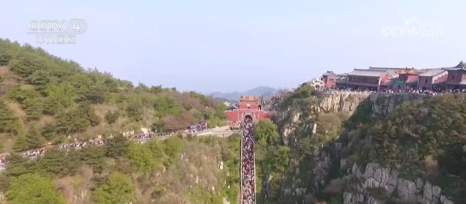 泰山是在山东泰安的吗