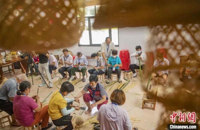东西问丨于运全：从脱贫攻坚迈向乡村振兴，中国式现代化如何惠及世界？