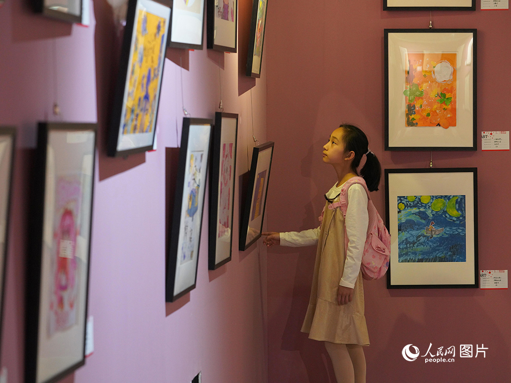 5月29日，在六一儿童节到来之际，长春市举办《新时代 绘征程》少儿书画展，培养和提高少年儿童对书画艺术的兴趣和审美能力。人民网记者 李洋摄摄。