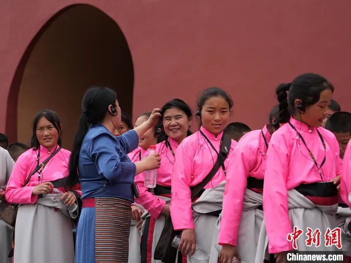 在北京，四十个藏族孩子留下了风