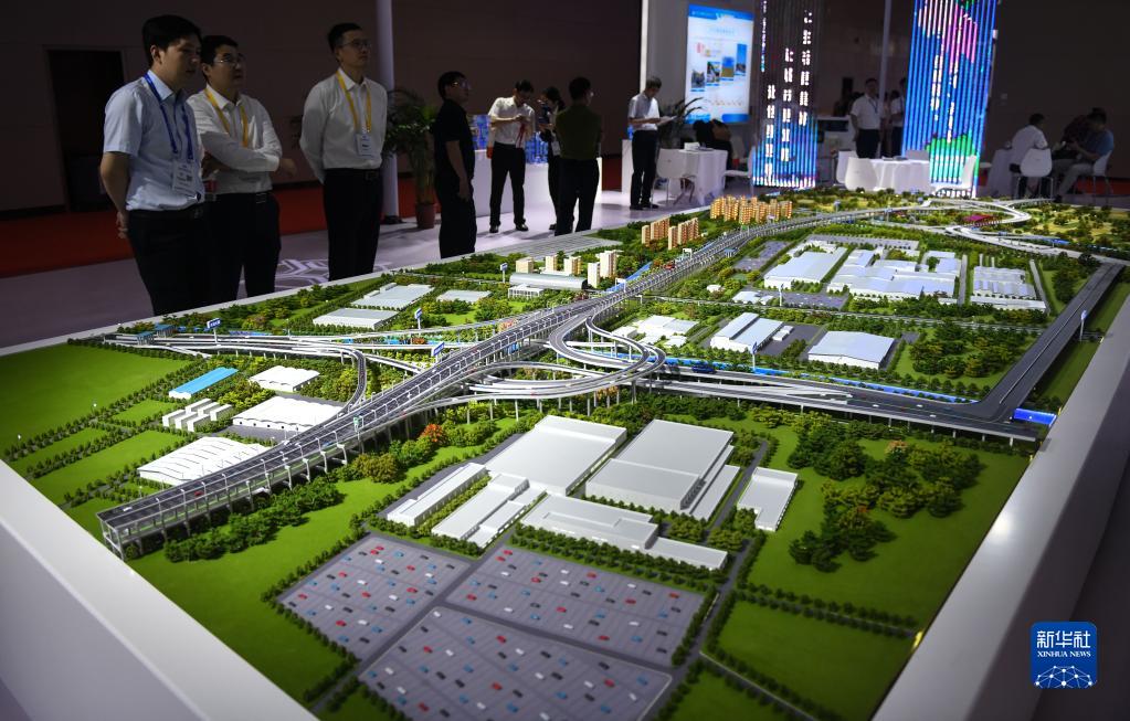 2023世界交通运输大会在武汉开幕