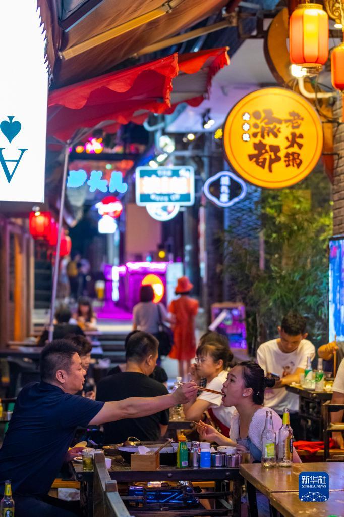 解码文化自信的城市样本丨成都:锦绣华章秀锦城