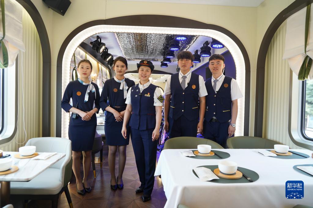 黑龙江开行“林都号”旅游列车