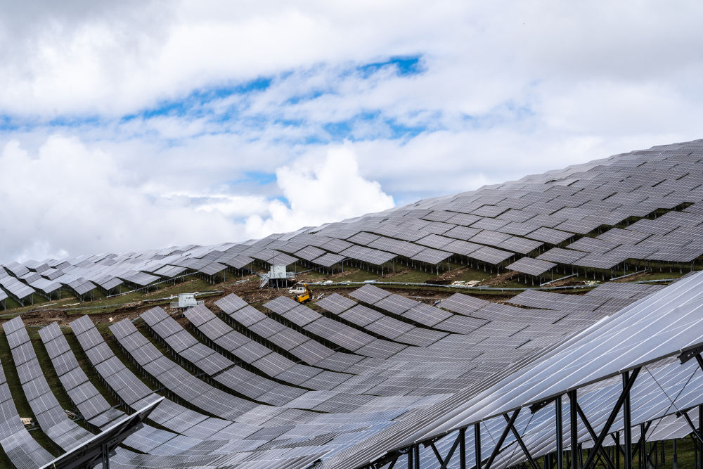 穿越中国新基建 | 全球最大水光互补电站雅砻江柯拉光伏电站投产发电