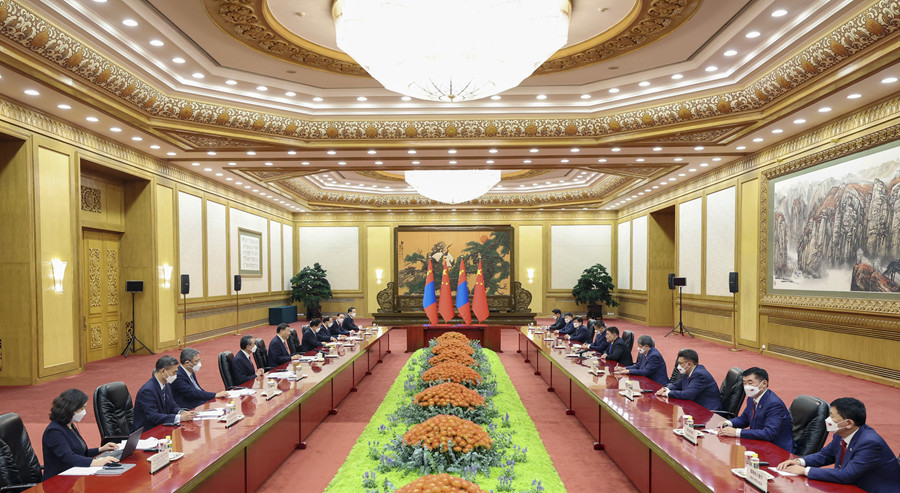 习近平会见蒙古国总理奥云额尔登