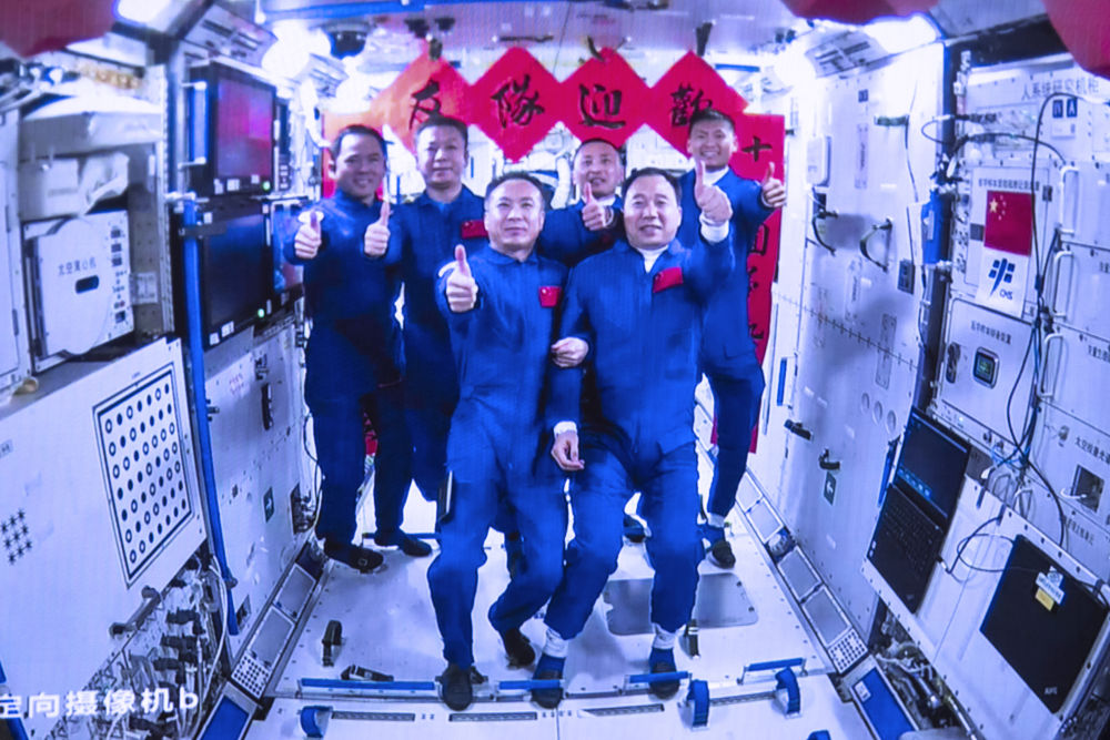 在新时代赶考路上勇毅前行——热烈庆祝中国共产党成立102周年