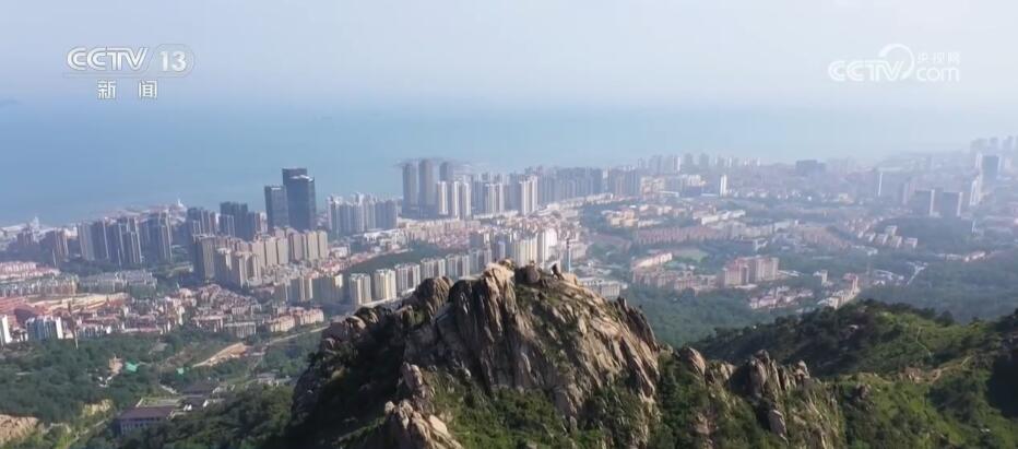 “园在城中、人在园中”生态修复让昔日荒山变身“天然氧吧”