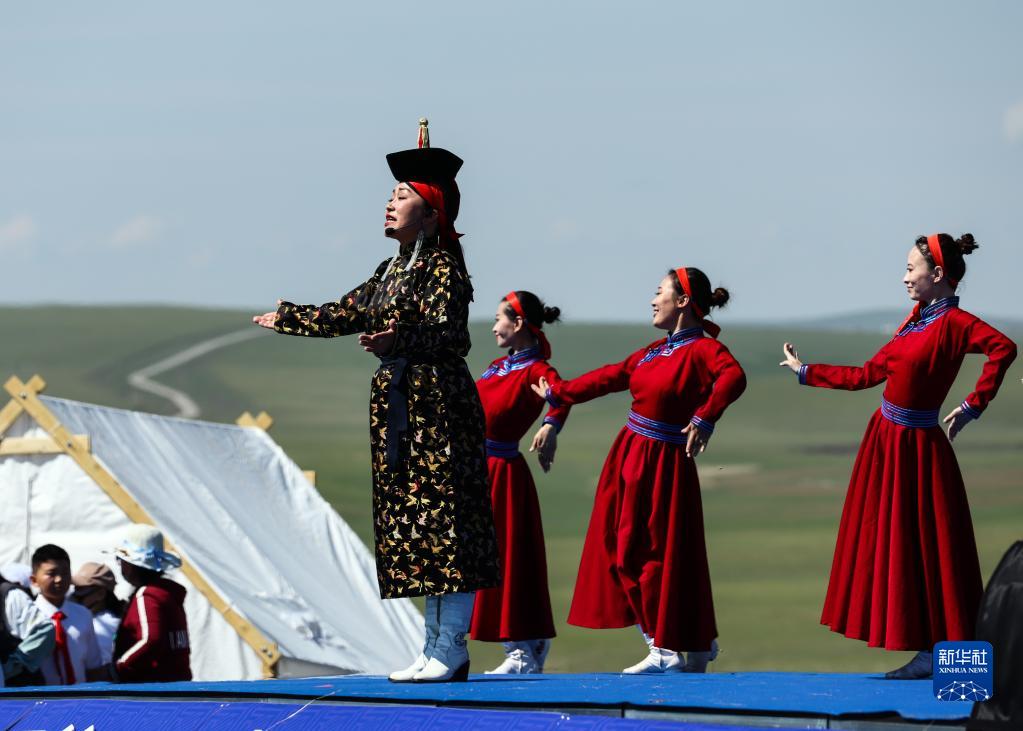 第二届内蒙古呼伦贝尔大草原文化亚星体育旅游节开幕(图28)