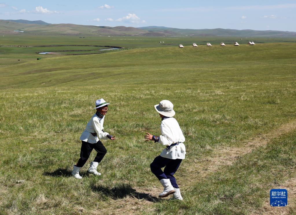 第二届内蒙古呼伦贝尔大草原文化亚星体育旅游节开幕(图35)