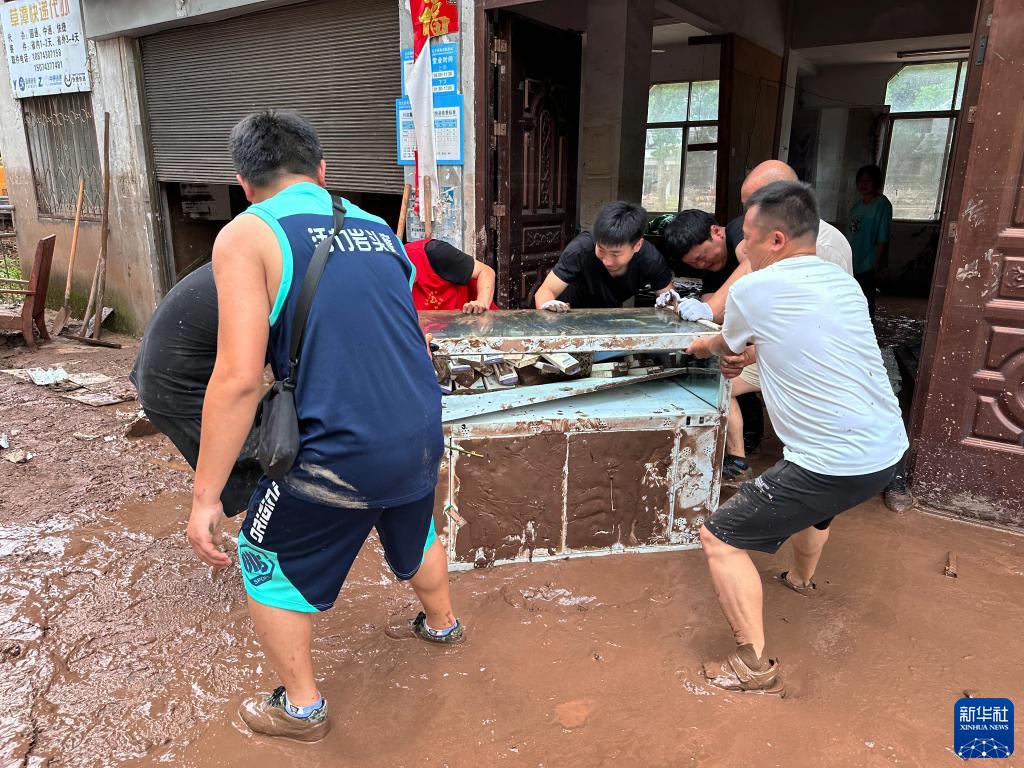 湖南湘西：强降雨过后抢险救灾