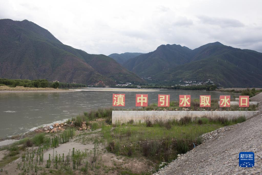 新时代中国调研行·长江篇丨多彩江湾石鼓镇