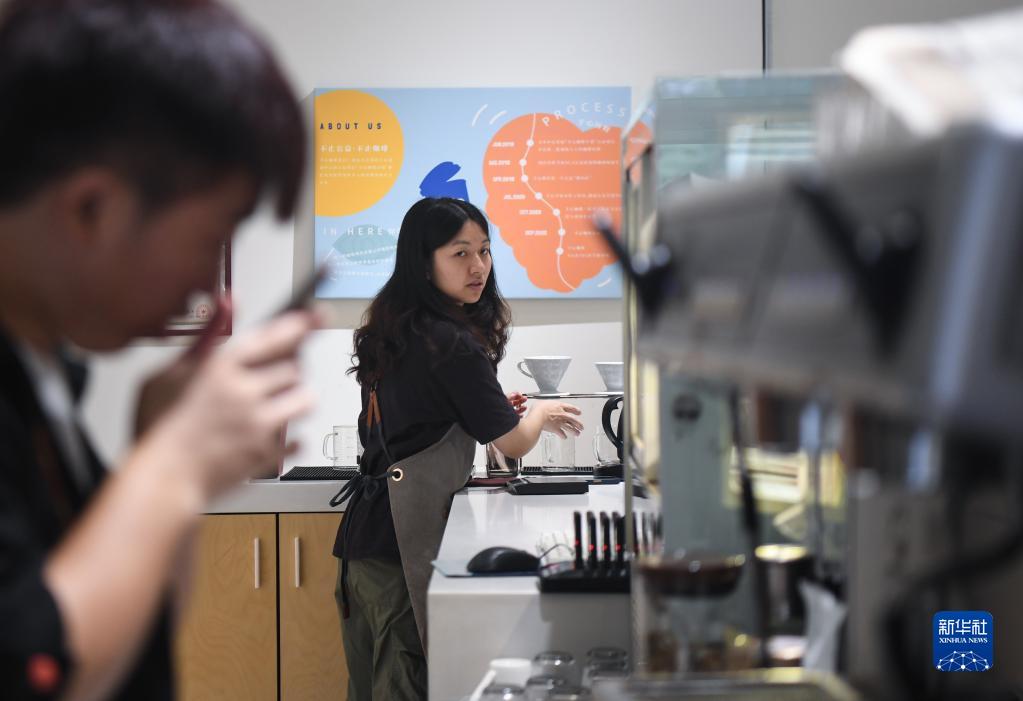 视障女孩的“手心咖啡”