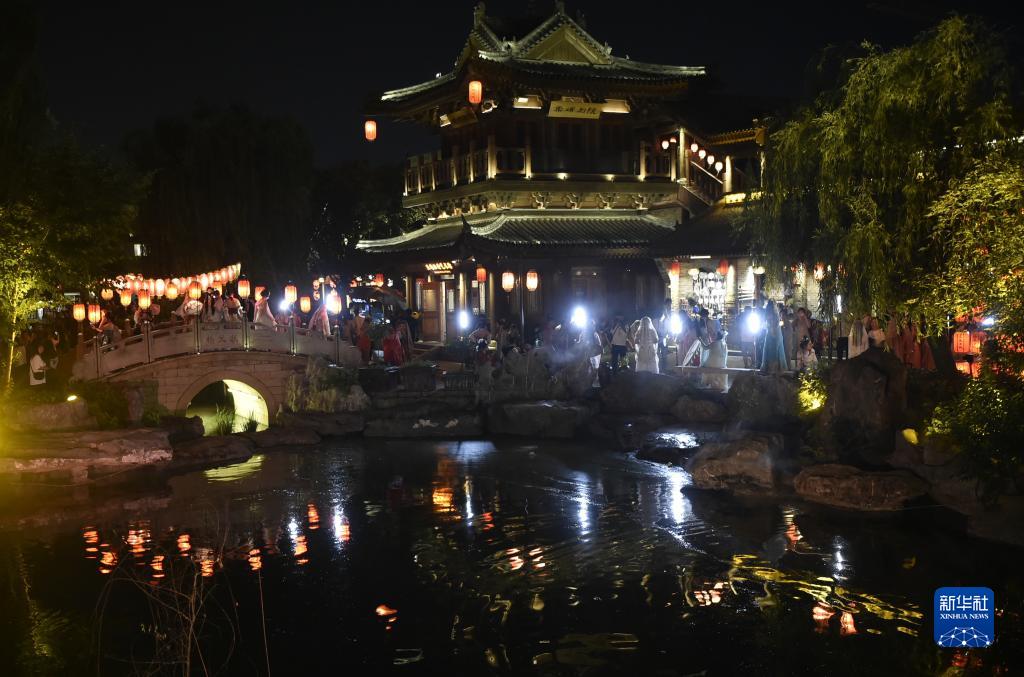 河南洛阳：古都“体验游” 活力“夜经济”