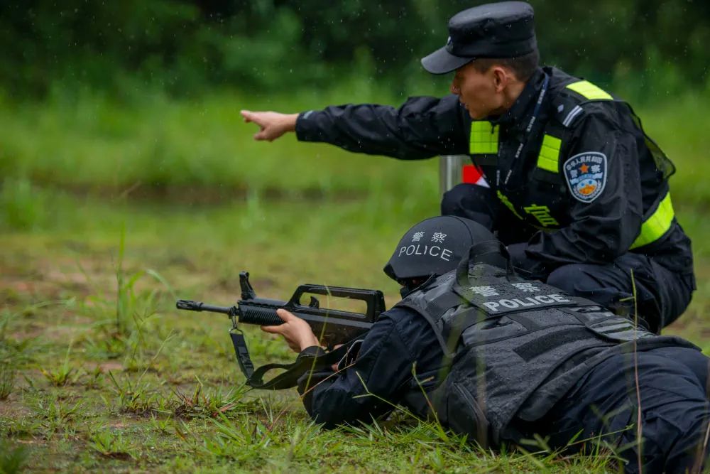 尹铭志，你的妹妹接过了你的枪！