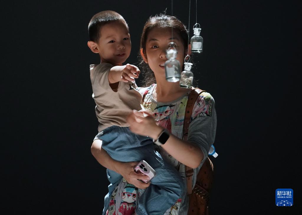 北京:《星河角落:步天歌》科学艺术展开展