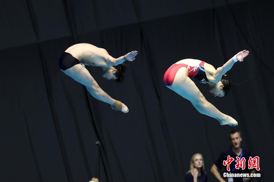 福冈游泳世锦赛：中国组合朱子锋/林珊摘得混双3米板金牌