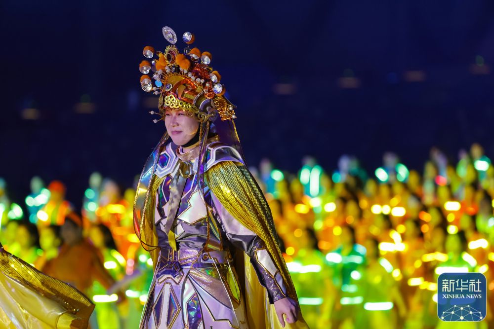 成都大运会丨开幕式背后的故事——喜怒哀乐一张脸