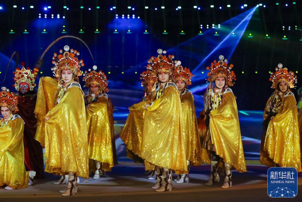 成都大运会丨开幕式背后的故事——喜怒哀乐一张脸