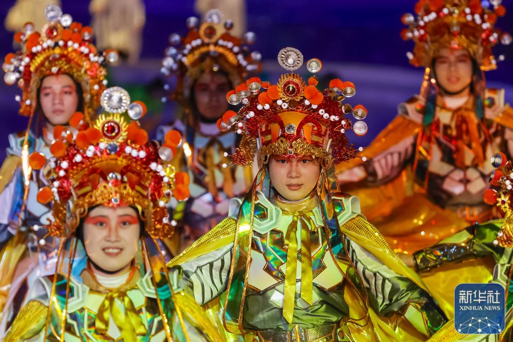 成都大运会丨开幕式背后的故事——喜怒哀乐一张脸