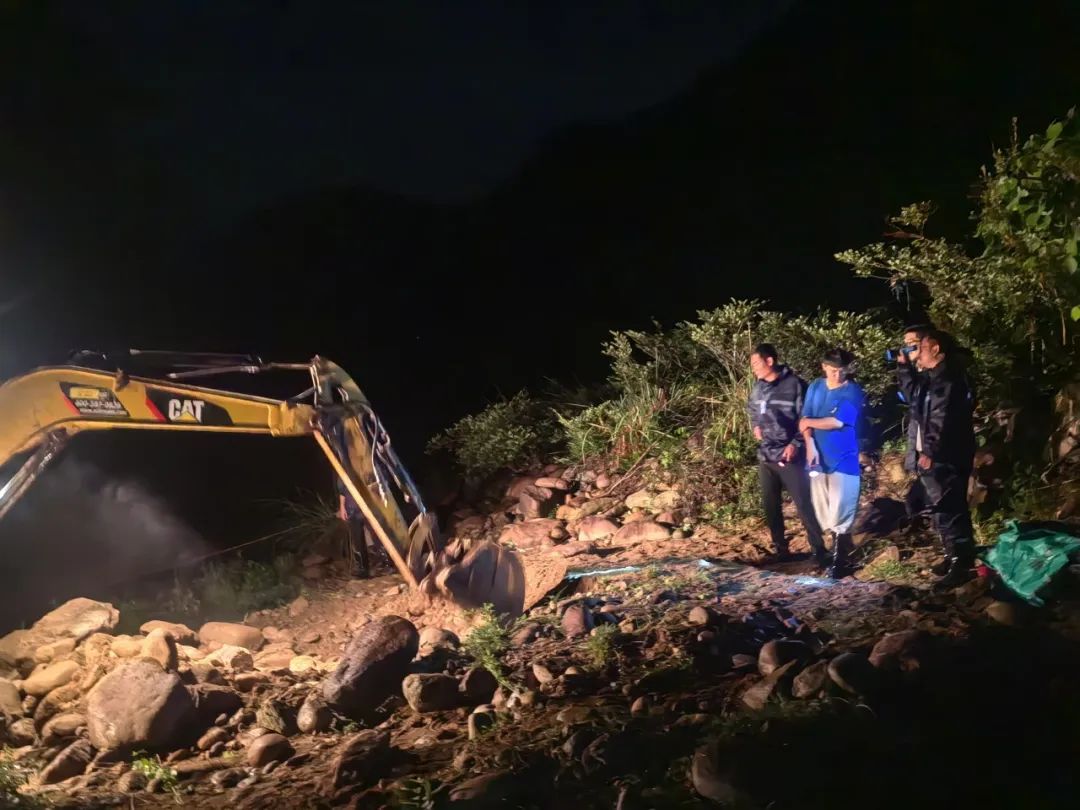 浙江泰顺:防汛防台有你们,安心!