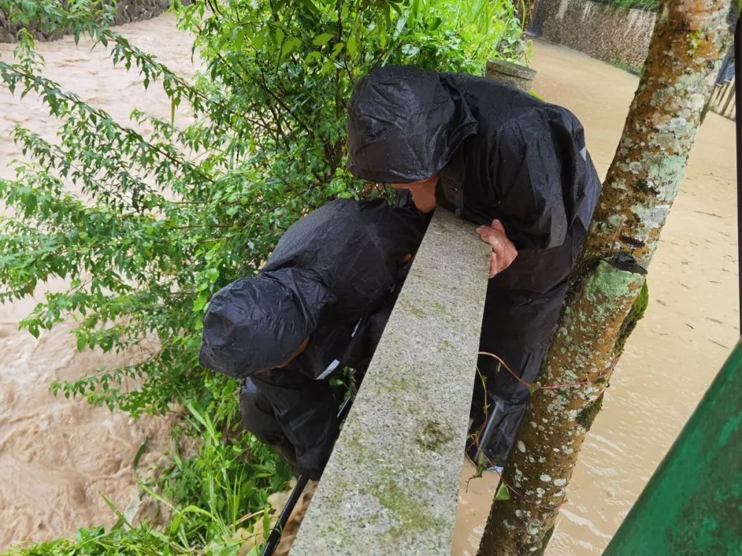 浙江泰顺:防汛防台有你们,安心!