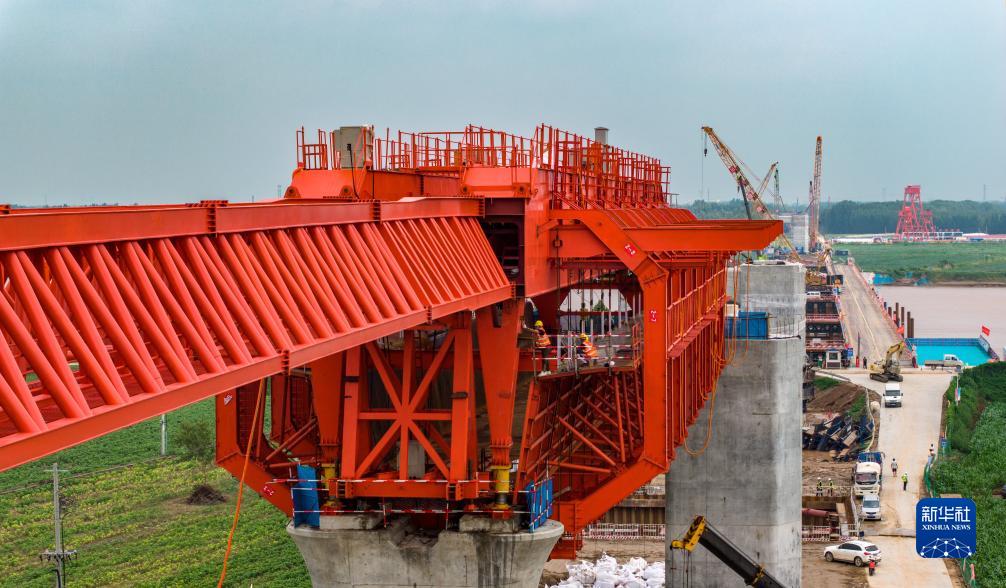 雄商高铁黄河特大桥主桥进入钢梁架设阶段