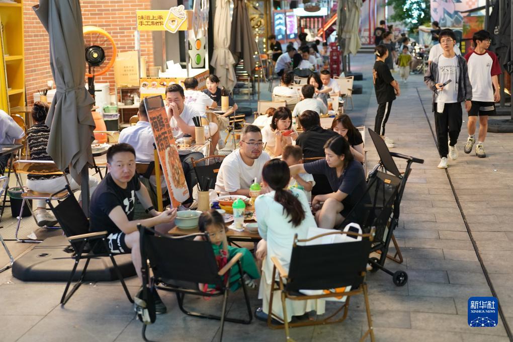 古城西安“邂逅”消费新业态