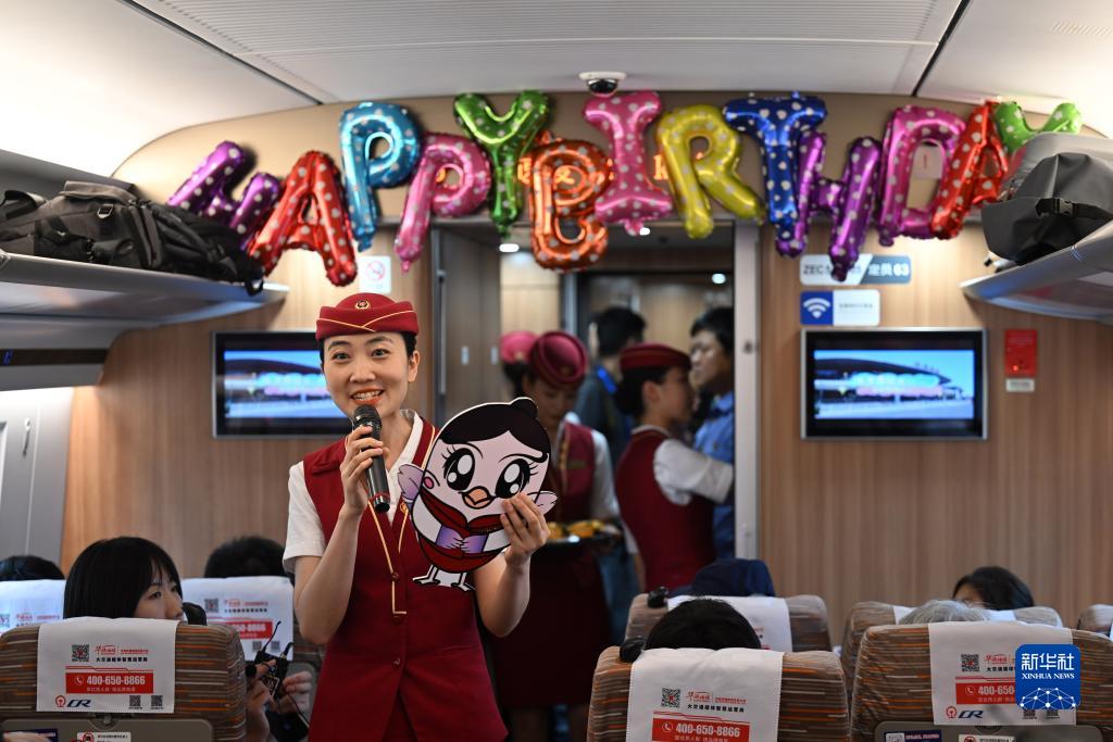 我国首条设计时速350公里高铁迎来15岁生日
