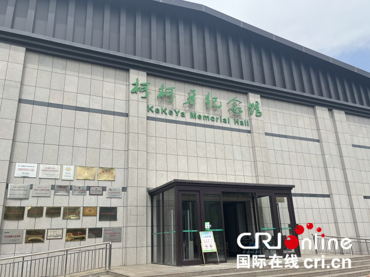 万人说新疆丨从黄沙漫天到瓜果飘香 两代护林员造就柯柯牙绿色奇迹