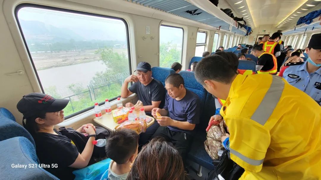全部平安抵京！最后一批滞留旅客：谢谢你们！