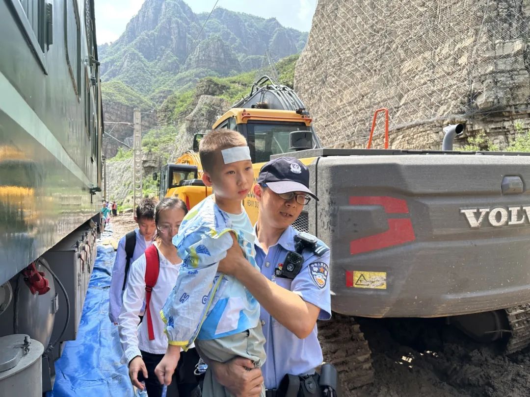 全部平安抵京！最后一批滞留旅客：谢谢你们！