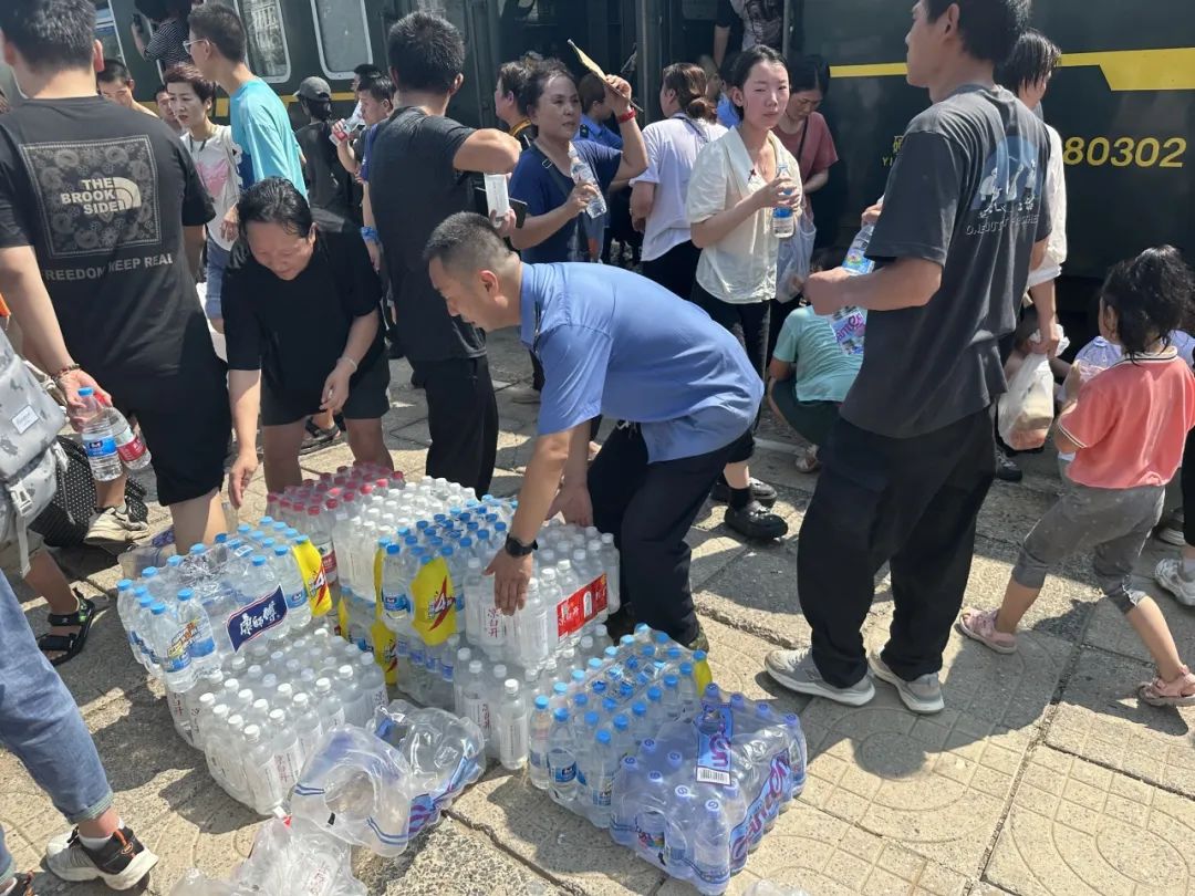 全部平安抵京！最后一批滞留旅客：谢谢你们！