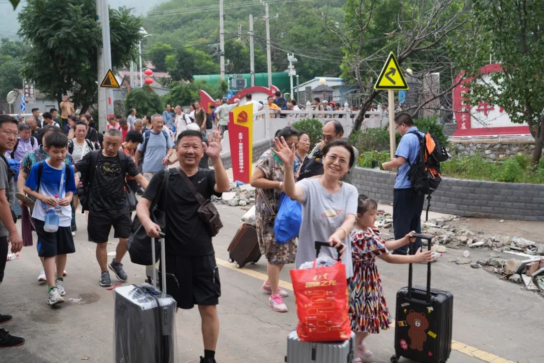 全部平安抵京！最后一批滞留旅客：谢谢你们！