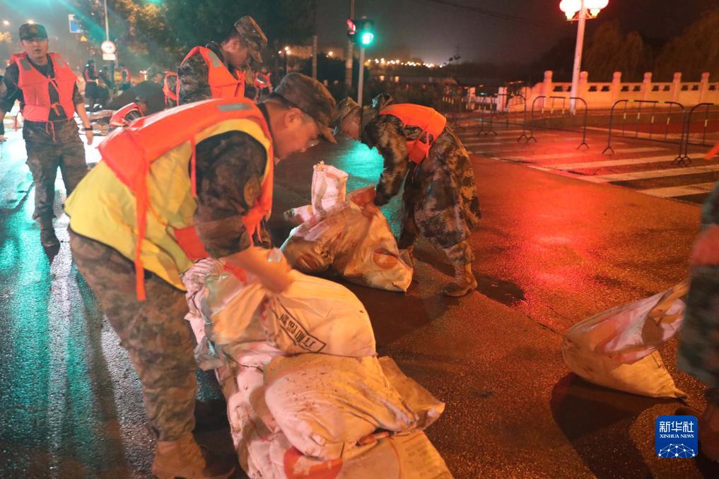 人民至上 使命必达——解放军和武警部队防汛救灾直击