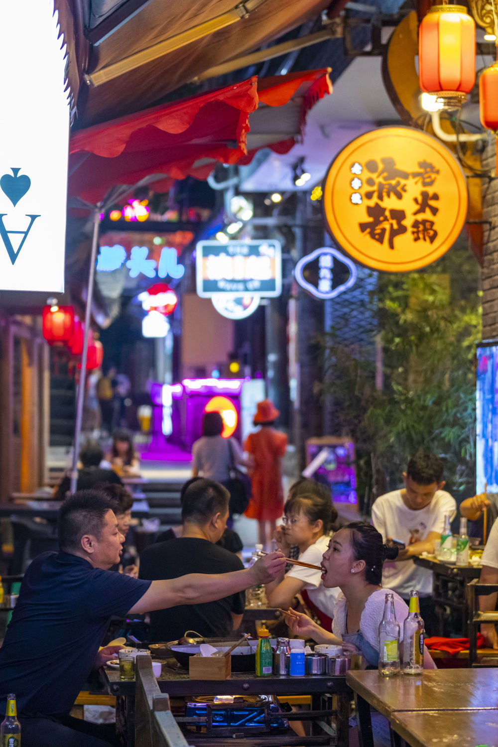 成都大运会 | “大运之城”五彩魅力让世界迷上中国风巴蜀韵