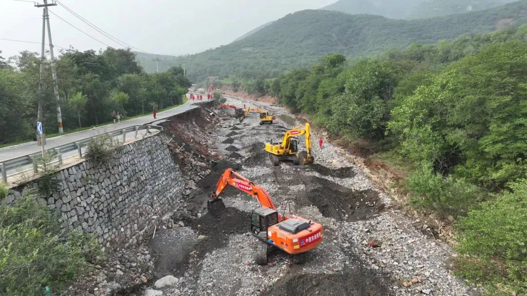 应急管理部工程救援专业力量出击 成功解除京津冀多处洪涝险情