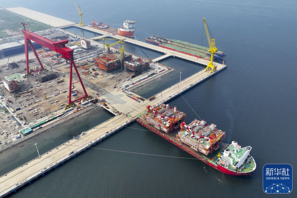 渤海首个千亿方大气田I期项目海上平台在工厂建造完工