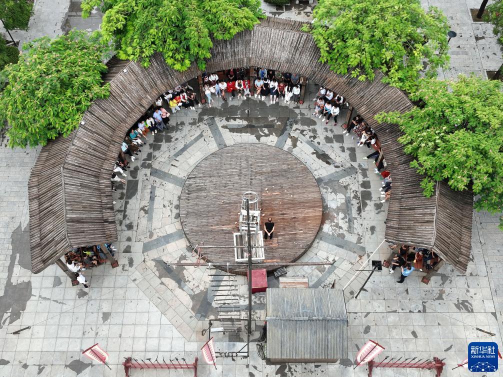 “杂技之乡”文旅融合激发暑期消费活力