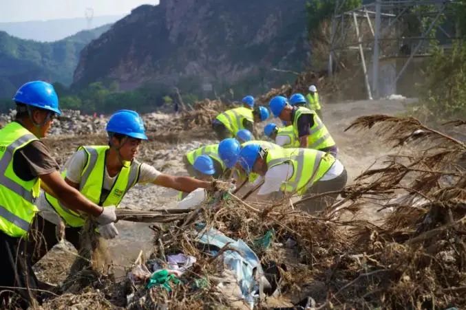 鏖战永定河！直击中央企业助力北京灾后基础设施重建