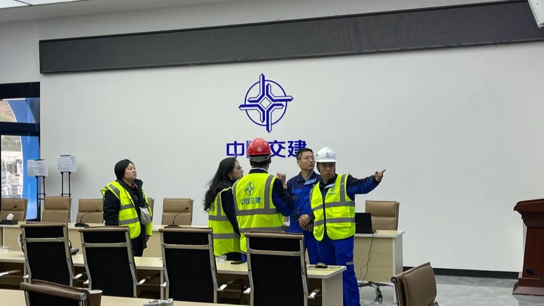 打卡中国新坐标｜40年三跨天山，中国跨度，乾坤挪移！